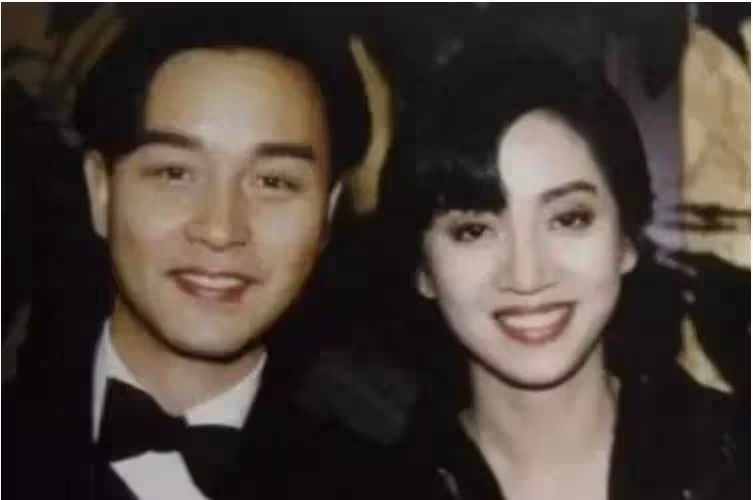 關淑儀爆紅時未婚生子,與曾志偉同乘遭質疑,生父曝光引嘩然,如今56歲與兒相依為命:我的人生我做主