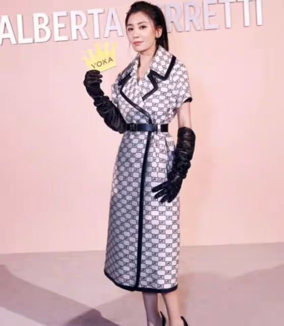 賈靜雯與黃聖依罕「同框」!當失去美顏和濾鏡後,網友:一個是真美一個卻垮的厲害