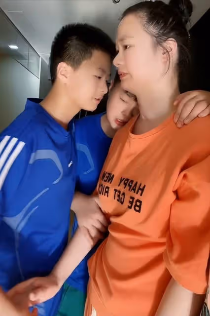 女子成植物人，老公和婆婆辭職不離不棄照顧，傾家蕩產也要救活她：嫁進來我們就是一家人