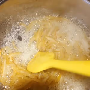 有經驗教訓的糖漬春香柚子皮（黃金貢柚）