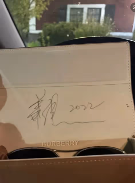 吃飯巧遇偶像！周華健與「女兒女婿一起吃飯」笑容燦爛　「親切和粉絲合照」61歲狀態超好