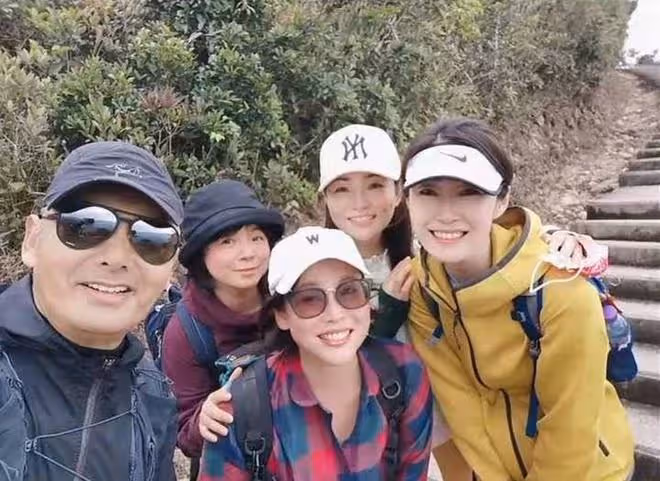 知名港星被曝內地耍大牌!拒絕粉絲搭肩合影,怒斥:一手打死你