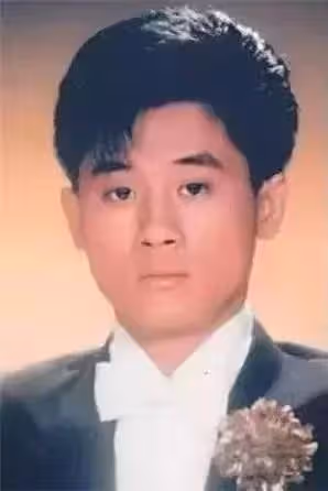 大肚腩搶鏡!前TVB知名男星被大媽們求合照,奪男配後卻無劇可拍