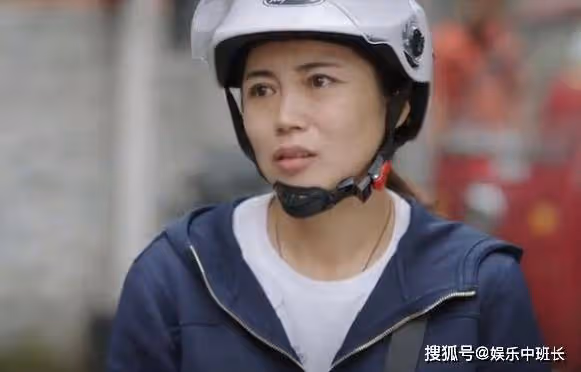 《底線》故事貫穿時下熱點話題,靳東在這部劇中演技炸裂