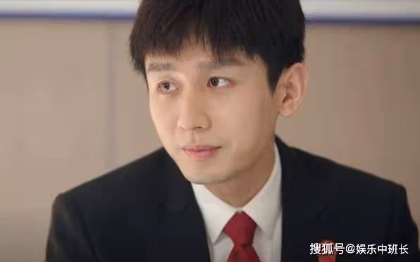 《底線》故事貫穿時下熱點話題,靳東在這部劇中演技炸裂
