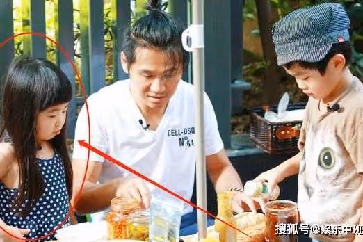 曹格女兒已成大姑娘，看到長大後的照片，這顏值我沒看錯吧？