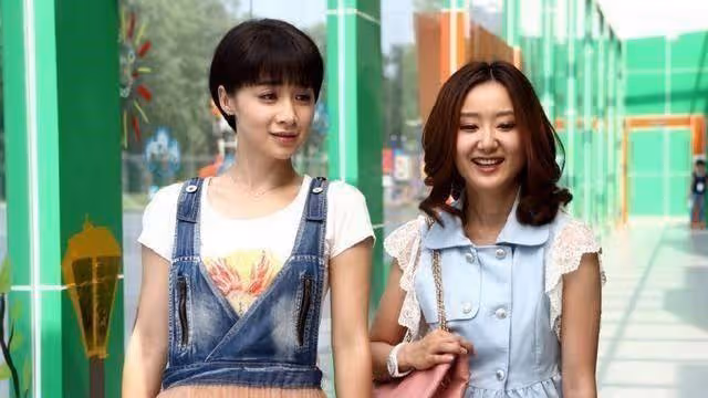 她曾被稱為「苦情劇女王」，紅極一時，如今42歲網紅臉依舊未婚