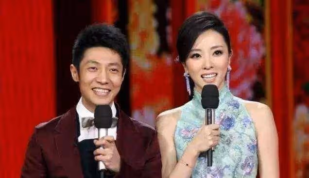 春晚美女主持人，33歲不當主持跑去演戲，今47歲仿佛變了一人