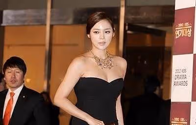 還記得「最美三聖母」嗎?懷孕7個月因吸毒被捕,注射藥物達185次