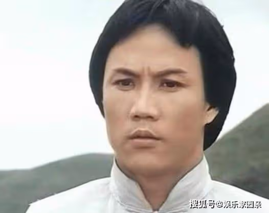 他是香港武俠片的大俠專業戶,事業巔峰時出家,如今過得怎麼樣?