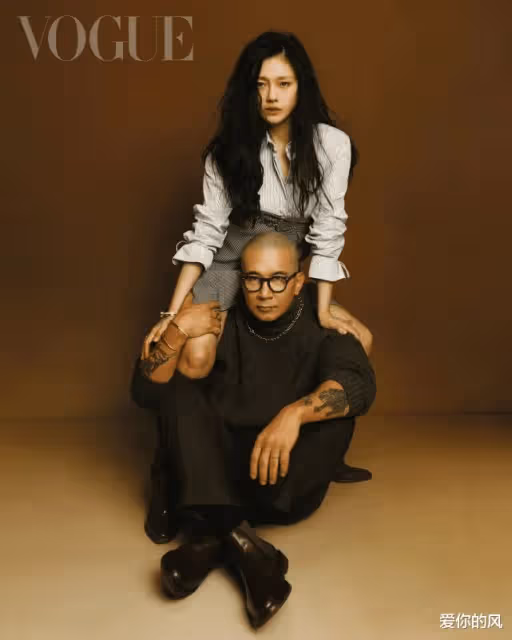 大S具俊曄合體登VOGOU十月刊,啃臉、咬手指、騎脖梗,真的好做作
