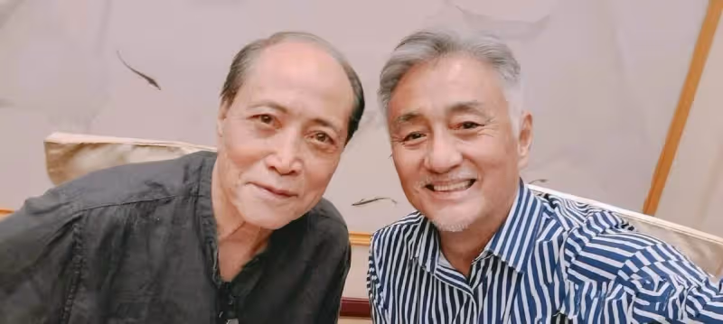 李連杰87歲岳父露面,五官跟利智太相似,其留在中山養老!