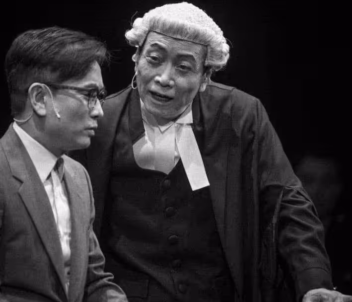 李連杰87歲岳父露面,五官跟利智太相似,其留在中山養老!