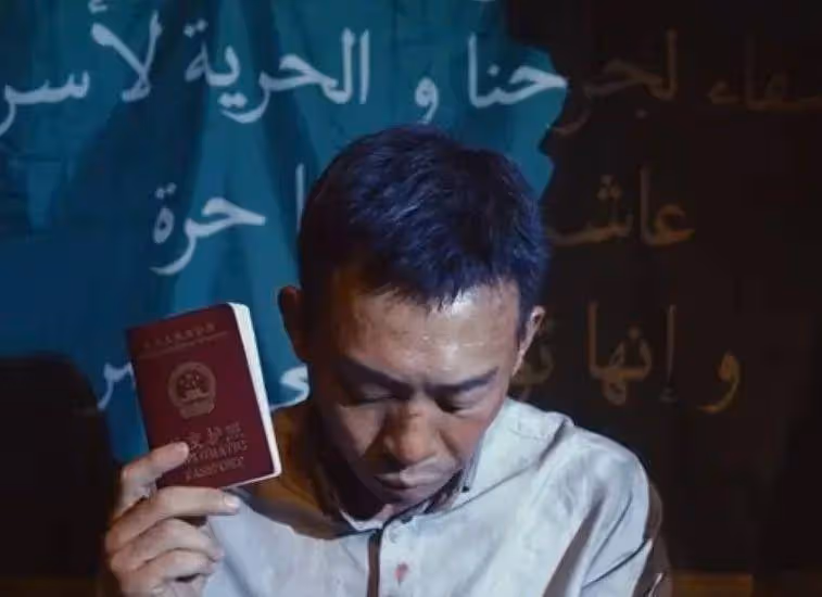 《萬里歸途》幾乎沒有對手,張譯淚流滿面,尹濤傷痕累累,這部電影值得一看