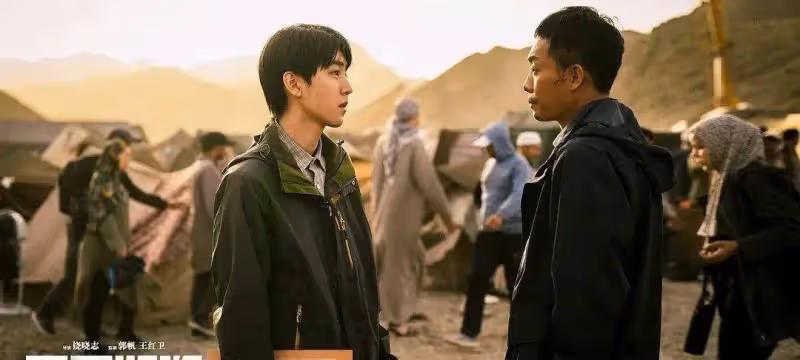 《萬里歸途》幾乎沒有對手,張譯淚流滿面,尹濤傷痕累累,這部電影值得一看