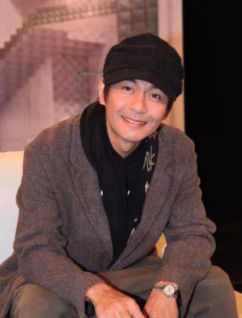59歲港星江華秀身材被吐槽!身穿背心肌肉健碩,評論區積極回應差評