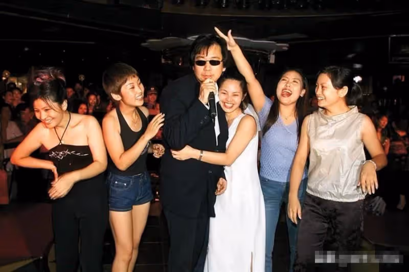 61歲「顛王」蔡楓華近況曝光!斥資六位數開演唱會:我沒有精神病