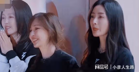 恭喜！滑雪冠軍徐夢桃辦豪華婚禮，與丈夫甜蜜互動，獲眾星祝福