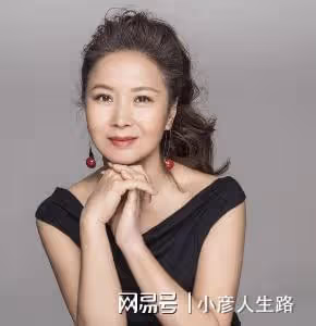 演員趙越：嫁二婚佟凡，結婚25年無兒無女，如今她還好嗎？