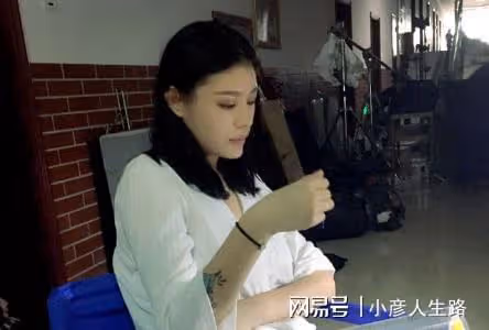 葛薈婕酒後曝汪峰猛料,是炒作,還是單純想見女兒?