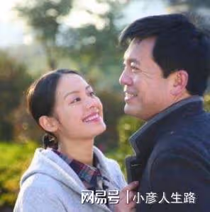 「趙政委」何政軍:娶初戀當老婆,結婚30年無緋聞