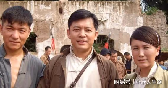 「趙政委」何政軍:娶初戀當老婆,結婚30年無緋聞