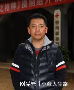 「趙政委」何政軍:娶初戀當老婆,結婚30年無緋聞