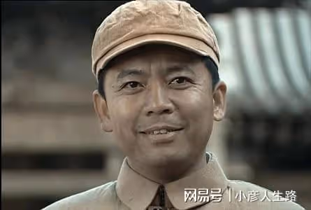 「趙政委」何政軍:娶初戀當老婆,結婚30年無緋聞