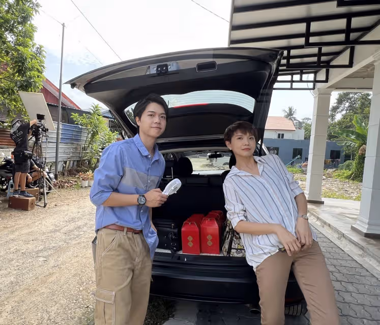 周旋3女享艷福　盛天俊演髮型師拜師學藝