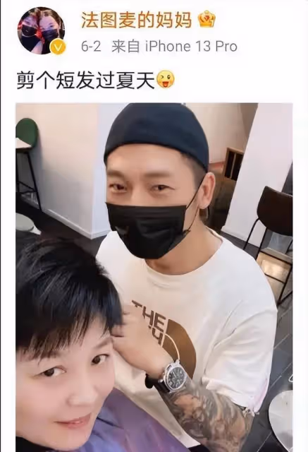 李勇去世四年後，哈文還沒有從痛苦中恢復過來，周年紀念卡上，他發文說想念李