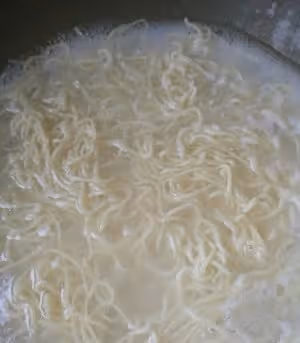 超級快手喚醒一整天味蕾的榨菜肉絲麵