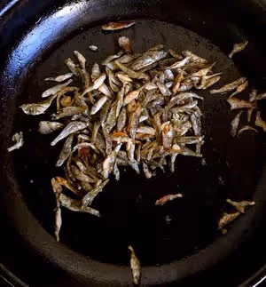 毛豆辣椒炒小魚