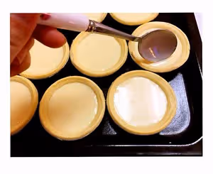 香甜嫩滑的葡式蛋撻～漂亮的焦斑，比KFC蛋撻還好吃呦～附詳細圖文