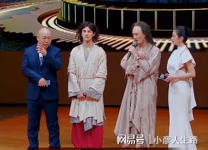 否認許君聰演技，暗諷周星馳，李成儒電影國慶檔預售票房僅2.2萬