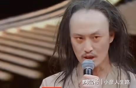 否認許君聰演技，暗諷周星馳，李成儒電影國慶檔預售票房僅2.2萬