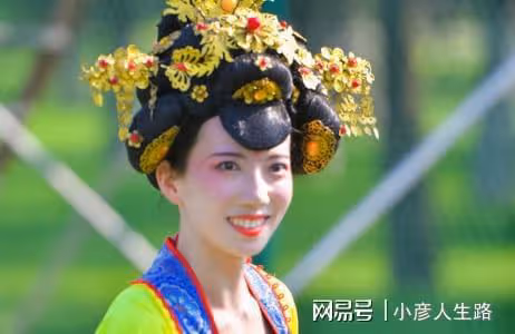 還記得「不倒翁小姐姐」?婚前很有靈性,婚後眼裡沒光,牙變突出