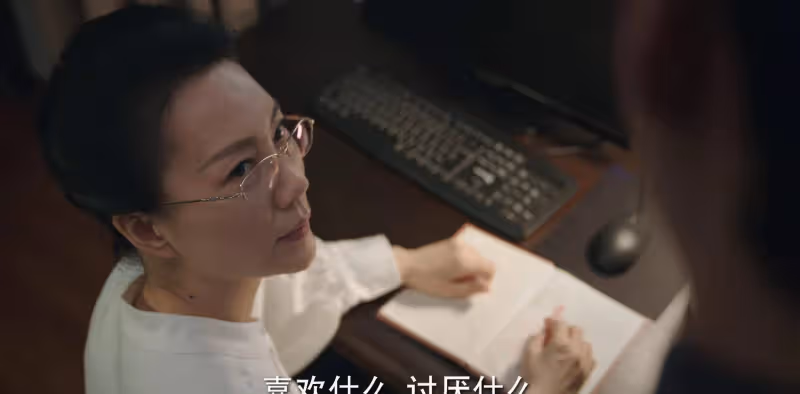 《底線》唐小雲弒母案：母親的「眼淚」比兒子的瘋狂更讓人窒息