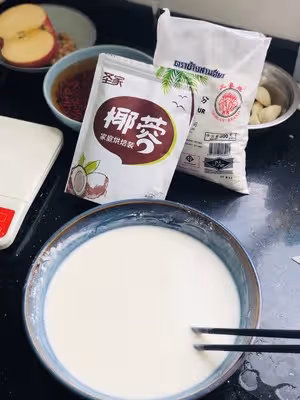 椰蓉紅豆糯米卷