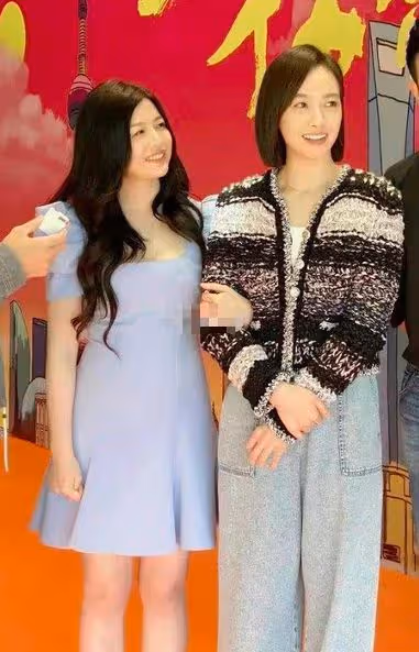 陳妍希懷二胎,孕肚明顯心情也超好,與陳曉六年兩胎很恩愛!