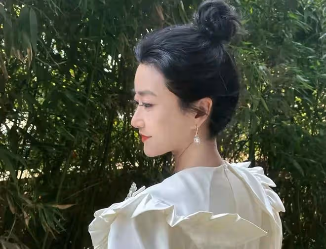 41歲女主持人官宣離婚!與8歲兒子相依為命,現疑似已有新戀情