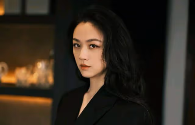 靠《色戒》出圈,嫁韓國導演,43歲的湯唯獲韓國春史獎最佳女主角
