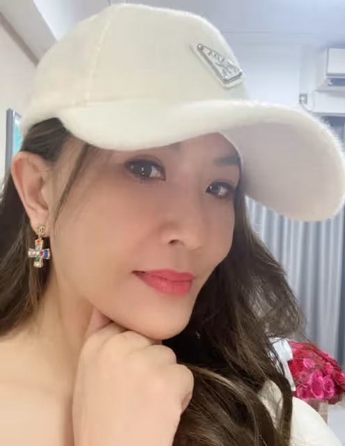 51歲前TVB女星生日獲張柏芝送名牌包,大讚對方為人善良