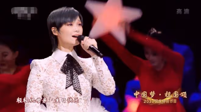 2022年國慶晚會亮點：韓紅張傑盡顯唱功，趙文卓在長城上耍功夫