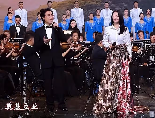 2022年國慶晚會亮點：韓紅張傑盡顯唱功，趙文卓在長城上耍功夫