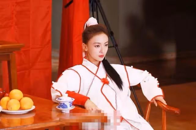 吳謹言節目中扮演趙敏,卻被林允的周芷若所驚豔,網友:古裝真的美!