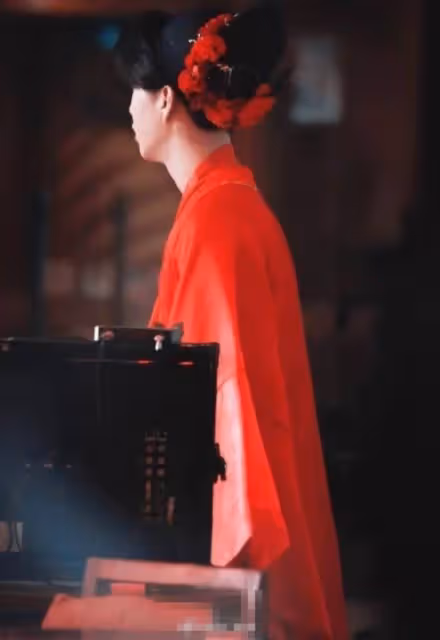 吳謹言節目中扮演趙敏,卻被林允的周芷若所驚豔,網友:古裝真的美!