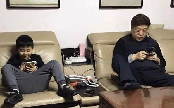 趙忠祥5億遺產分配公開,兒子一分沒有,全部給了他的心肝寶貝