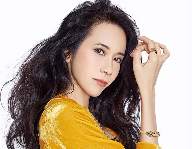 莫文蔚疑似移居國外!曬合影慶結婚11周年,被洋老公緊摟太甜蜜