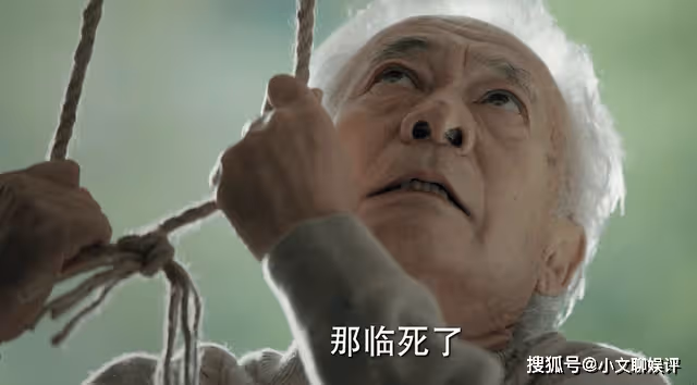 《底線》對親生父親痛下殺手,富大龍的孝,撕開了苦命人的悲哀
