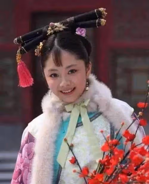 她快30歲才成名，從打醬油到如今地位，演少女完全不出戲